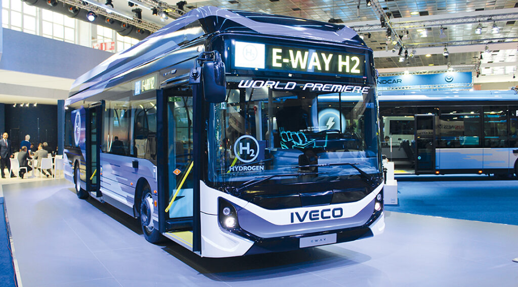 IVECO BUS: Neue Wasserstoff- und Elektrobusse
