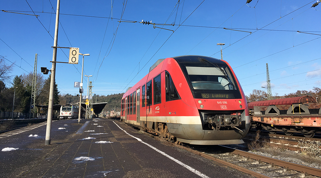 Triebzug von DB Regio für die Lahntalbahn.