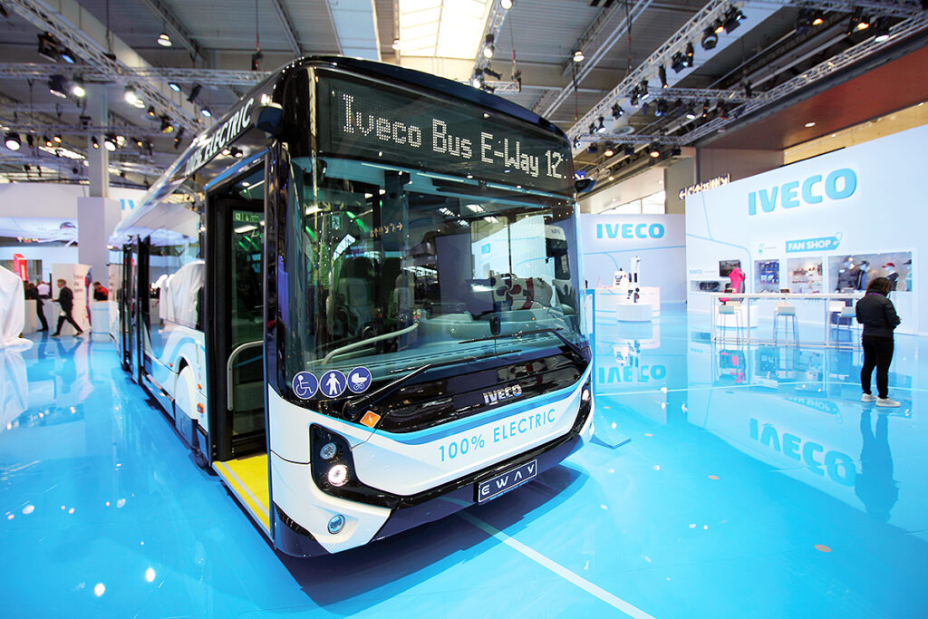 2022 zeigte IVECO auf der IAA den Elektrobus E-WAY 12.