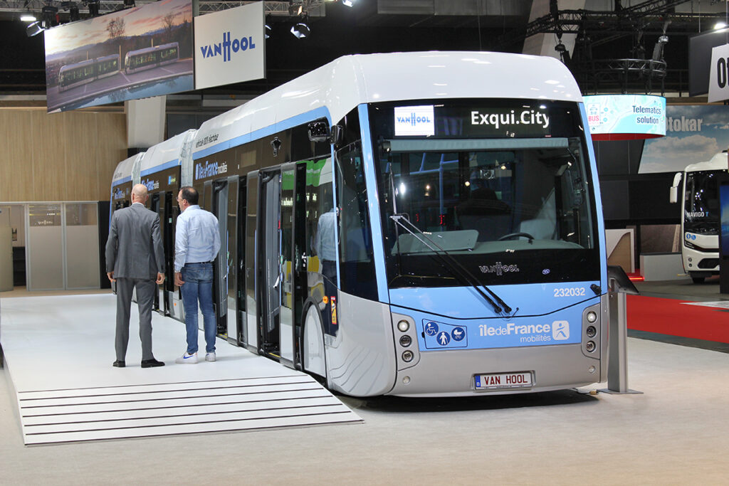 Kiepe Electric liefert die Antriebstechnik für Elektro-Doppelgelenkbusse in Paris.