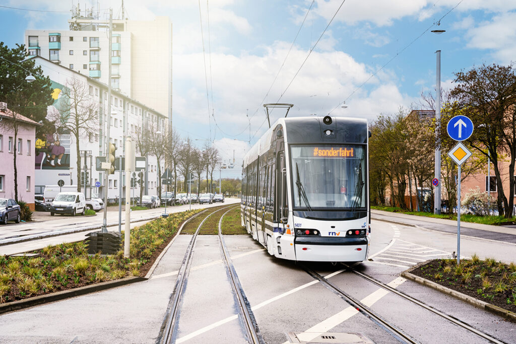 Seit April 2023 unterwegs: Die neue Rhein-Neckar-Tram (RNT) von Škoda.