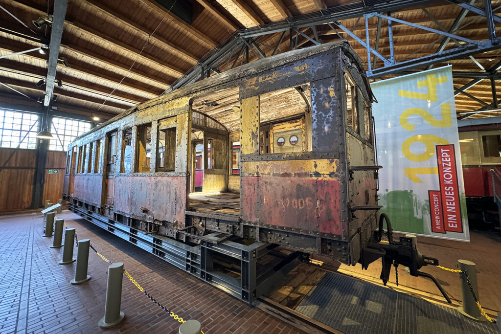 Fragment einer alten Berliner S-Bahn.