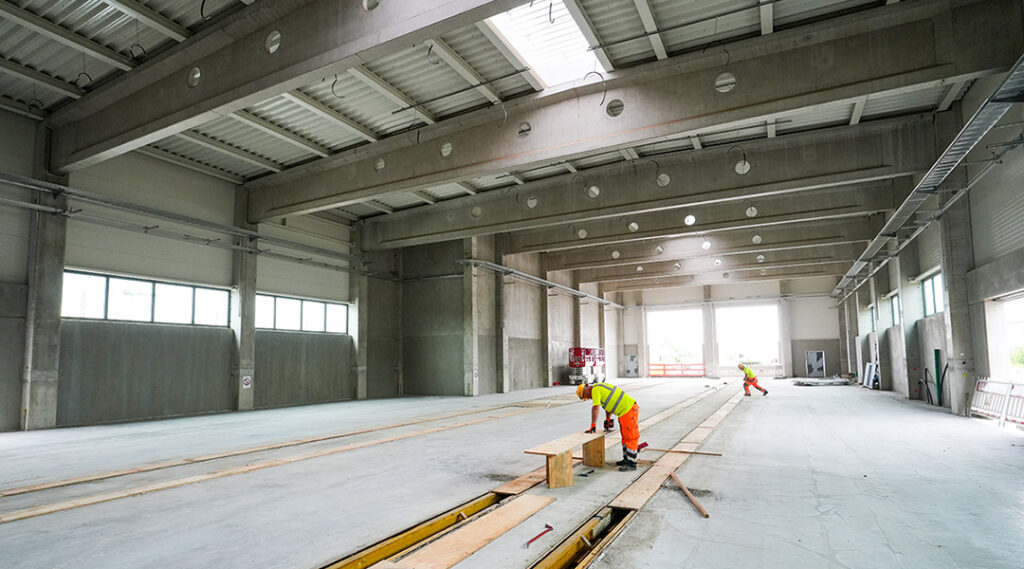 Cottbus Hbf: Richtfest für neue TVT-Halle