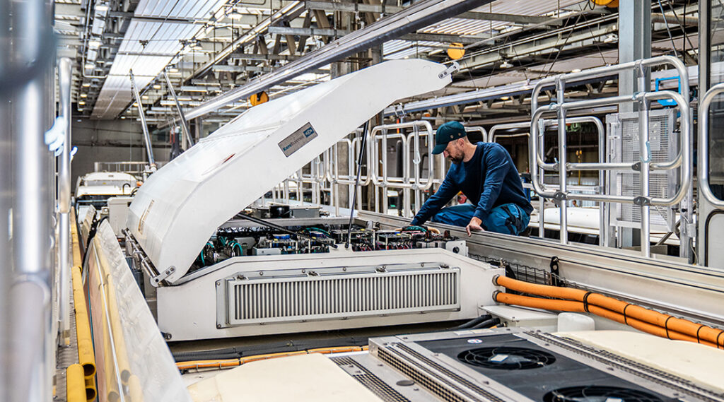 Busworld: Neue Steigtechnik-Anlagen für Busse