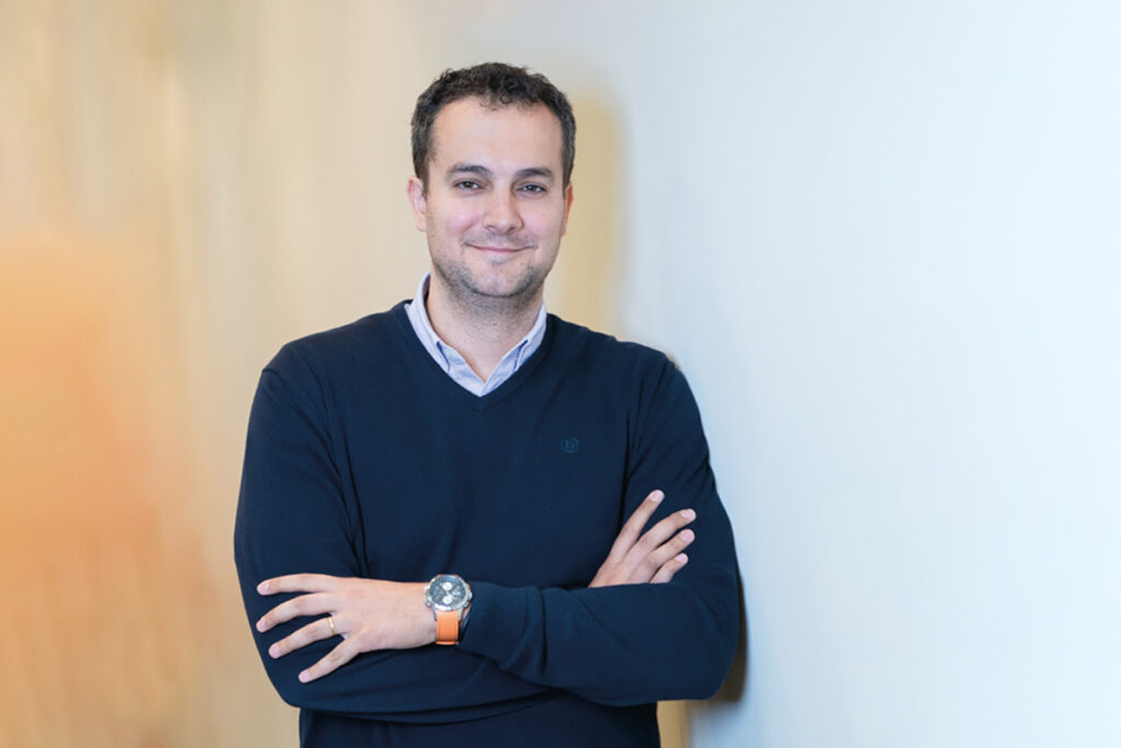 Porträtbild von Antonio Garcia Romero.