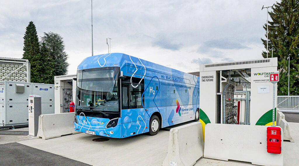 Österreich: Erste alpentaugliche Wasserstoff-Busflotte