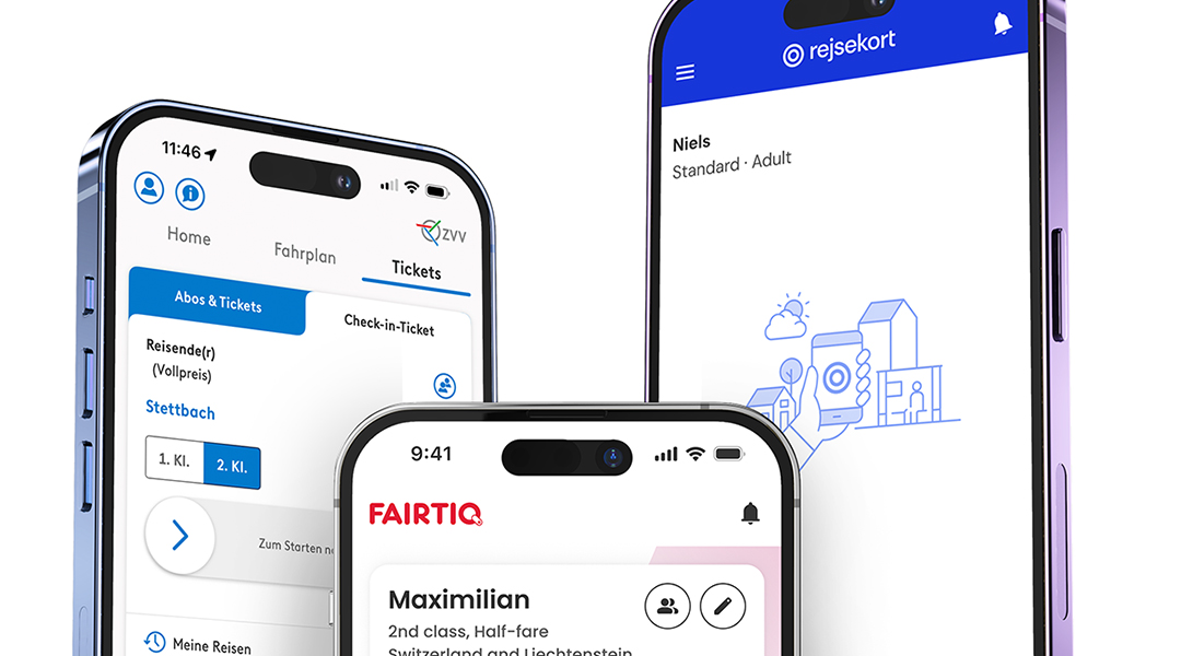 Drei Mobiltelefone nebeneinander.